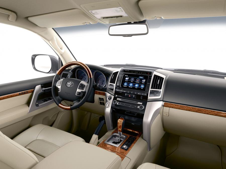  Toyota Land Cruiser 200 V8 2012 года  (фото 12 из 30)